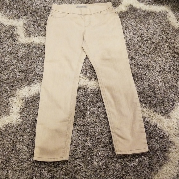 Chico's platinum denim slim fit - Picture 5 of 8